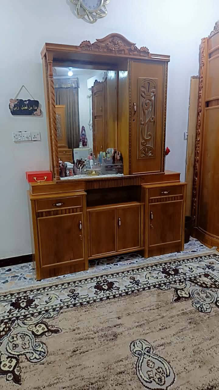 غرفه البيع بيه ملاحضات  شؤيه حلؤه نصبيته هاي كدامكم تجؤن اؤ شؤفؤ.رقم***********بي ؤتساب سعره 850 ؤبيه مجل حكي الجيه مكانه بابل حي العسكري شارع 80صيدليه 80
