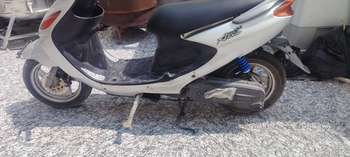 سلام عليكم دولفين البيع دراجه حاويه نضيفه سعر ١١٠٠ بيها مجال ***********
