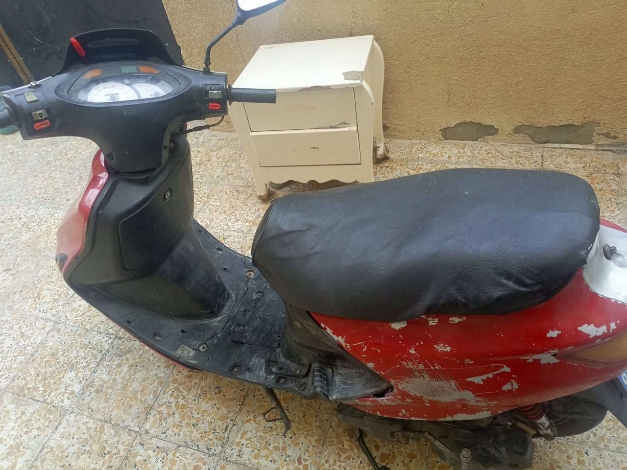 للبيع
فراشة فحل كهربائيات شغالة بس تشحن الباتري 

الدراجة كلشي ما عوزها بس تاير خلفي بي فتيله 

السعر 250 وبيها مجال مكاني بصرة ام النعاج

***********
