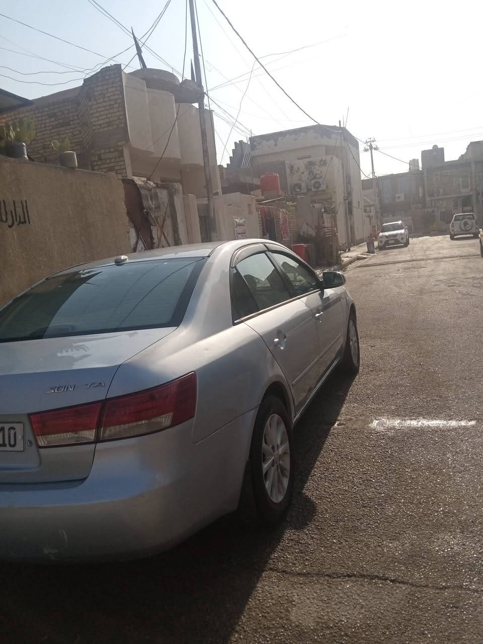 للبيع بدون مراوس ،،،، سوناتا امريكي حادثها جاملغ امامي بدون دواخل وبيها صبغ اثر جراد رقم بغداد انكليزي باسمي سيارة جاهزه من تبريد وحداديه وتايرات وباتري وتراي وين ميعجبك مكاني كوت المركز السعر 85 للاستفسار *********** واتساب مكاني كوت المركز ،،،،،
