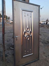 باب • عرض ١م • ارتفاع ٢م