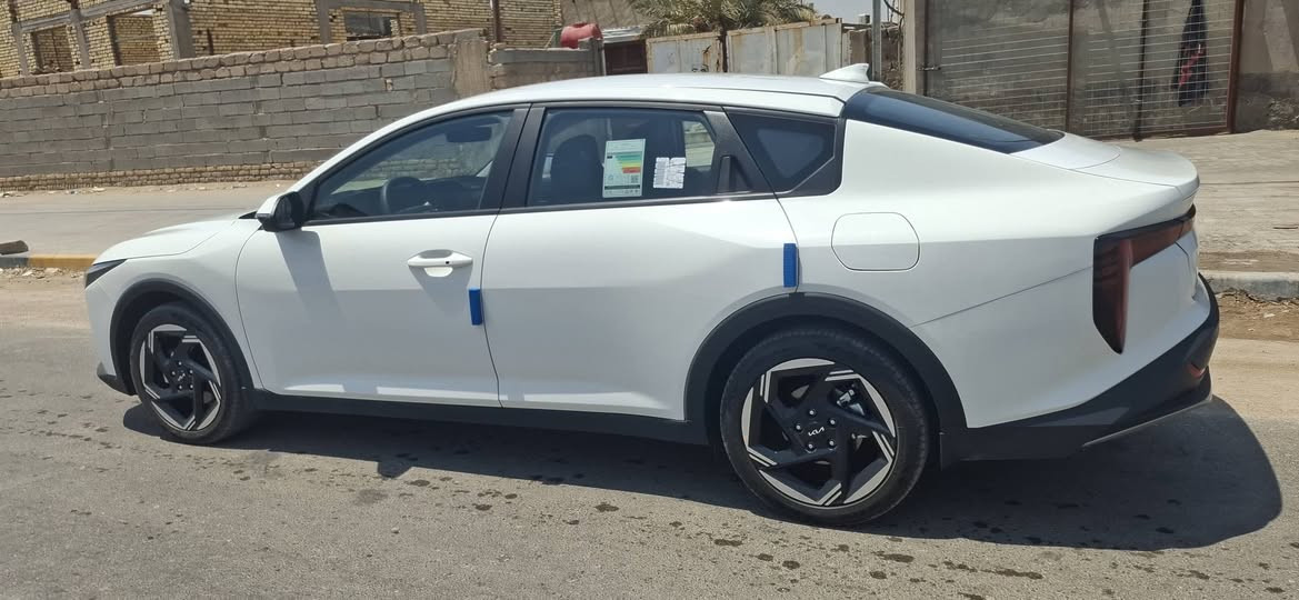 السلام عليكم K4 سيراتو موديل 25 فول عدا البنوراما بصمة ابواب وتشغيل وباقي المواصفات معروفه اخت الزيرو ماشيه 8 الف رقم بغداد الجديد مداور ثاني يوم سياره بفضل الله بوضع الشركه مكانه سماوه المركز استفسار *********** وبي وات ساب
