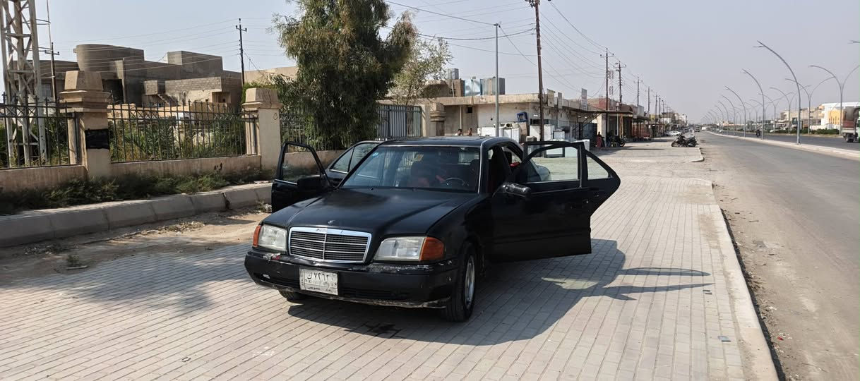 نالسلام عليكم/   مارسدس سي 202 للبيع  سياره يرادلها ترتيبات بسيطه تايرات نص عمر مكينه تتقيص قليل قواعد دبلات ما مصلح
السعر 28 ورقه وبيها مجال قليل المكان سامراء 
راعيها موجود بس تحول 
 ***********
***********
خابرني وتدلل
نالسلام عليكم/   مارسدس سي 202  شبح بيبي للبيع  سياره يرادلها ترتيبات بسيطه تايرات نص عمر مكينه تتقيص قليل قواعد دبلات ما مصلح
