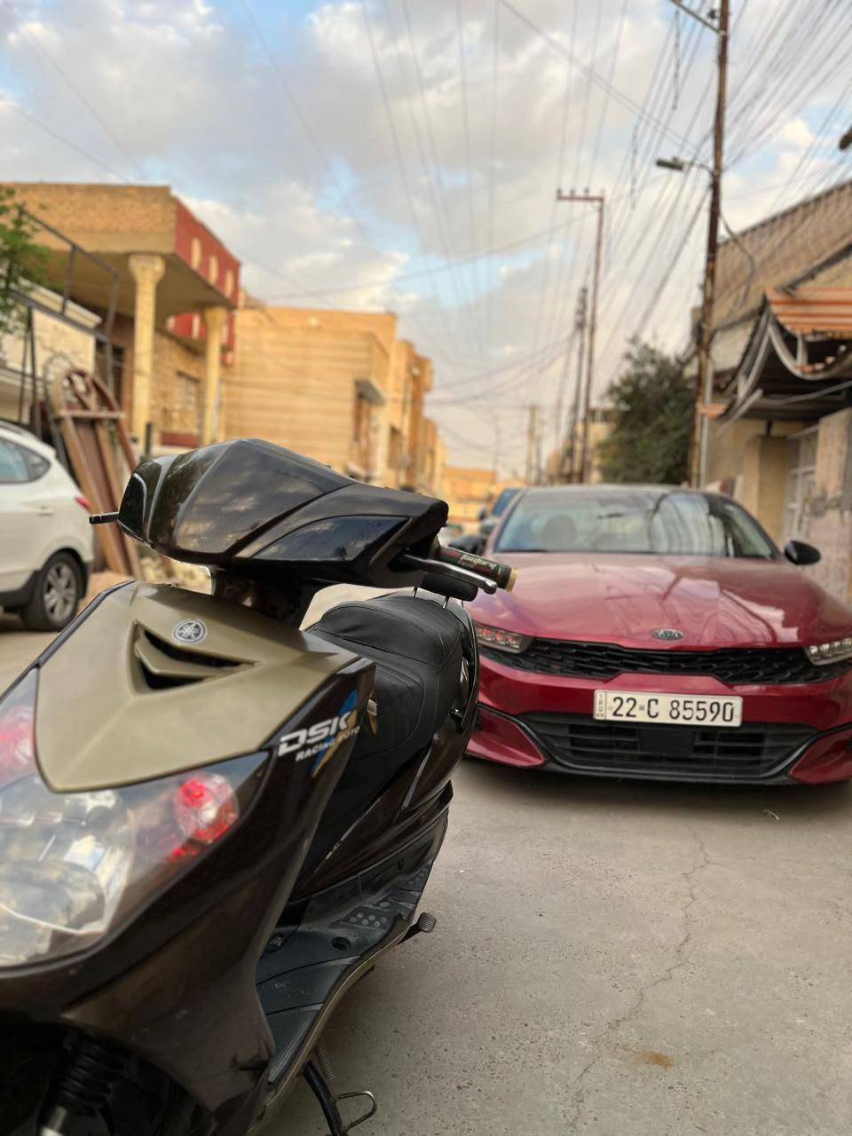 السلام عليكم سكنس فحل نوزل خطين
الدراجة مرتبه ونظيفة
الدراجة بيها تزويد خفيف وحلو  بيها كشن وتجوة محد عنده مثلهن
بيها كلجات رياضي
الدراجة مدارا علا اخر حباية من ناحيت البانزين كله محسن ومن ناحيت الدهن
الدراجة شلعه معدل
مكينه 59ونص
بواحد 75وبيها مجال 
استفسار واتساب ***********
