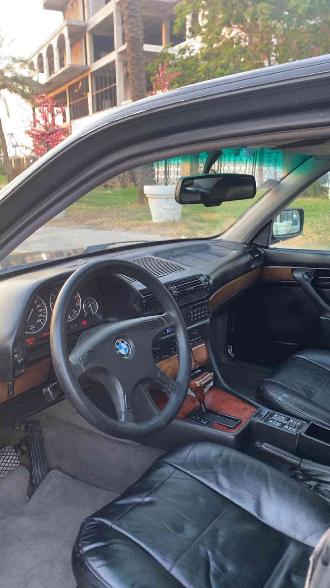 للبيع Bmw735 
 موديل ٩١ رقم بغداد الانكليزي باسمي تحويل مباشر هزه جديده 
محرك كير شغال ١٠٠/١٠٠
حداديه طوبه امامي خلفي ١٠٠/١٠٠
تبريد شغال ثلج 
موصفات 
كمبيوتر دبل جكمجه 
سلايد رووف طكيتن 
داخل جلد اسود كارتير 
بطاين جلد اسود صاج ملكي 
ترايش لمتد سود 
برده خلفيه بلاد 
جعمقه كهرباء  ستيرن جدا خفيف 
مزدات بكلايت اصلي 
تخم ويل شعاع اصلي وتخم تاير جديد 
مسجل بلوتوث 
نفاظه قلاب 
لايت زنون ناصي عالي 
سياره مصبوغه حزام فقط 
بدون اي ضربه ولا خايس 
عليها ادامه كامله مال جناي 
السعر 58$ 
للاستفسار الاتصال على الرقم ***********
مكاني السيديه حي الاعلام
