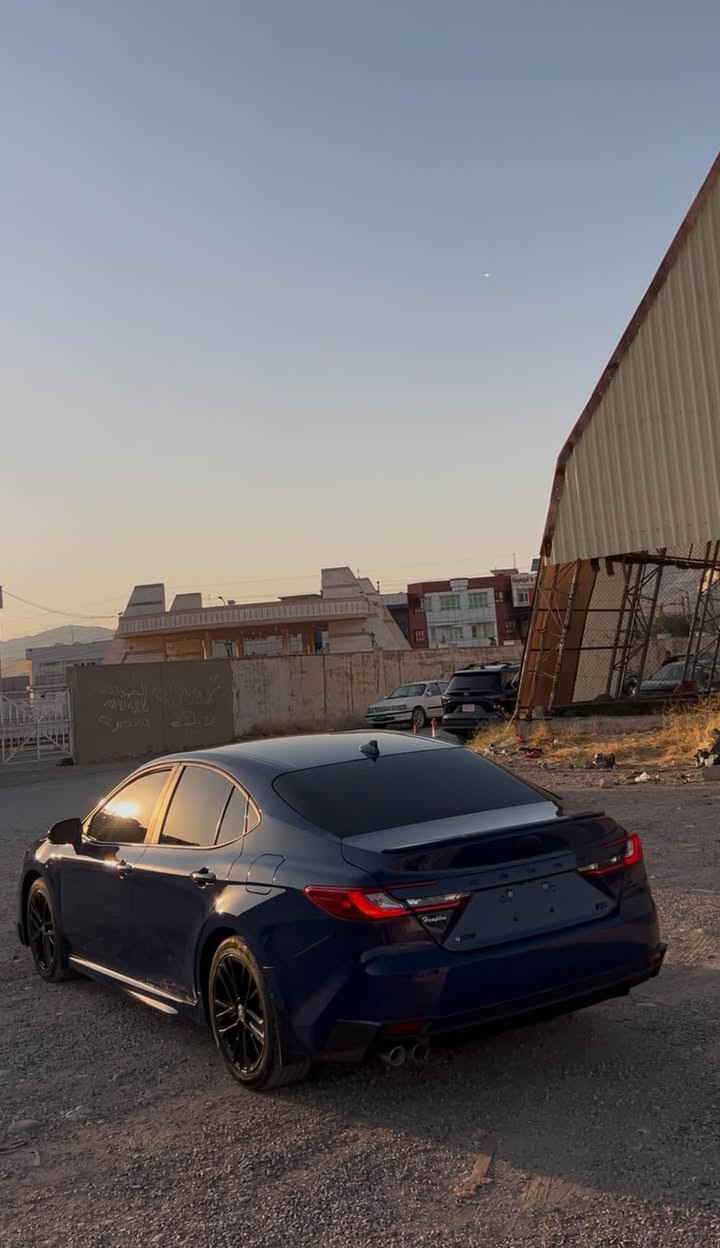 تيوتا كامري 2025 SE HEV 
سعر بلاش 💸😱 183$ ورقه و بها مجال قليل 
مواصفات 
بصمه 
بريك بصمه 
شاشه كبير 
رادار 
حساس 
بابين بصمه 
نضام اكو و نورمال و سبورتي و HEV 
كشن كهرباي 
كشن جلد 
شحن وايرليس 
و بعد مواصفات هوايه 
ضرر: فقط بنيد صبغ بدون دواخل ارباك ستيرن  راجع سيستم شركه 
مكان : عقره 
رقم موبايل : ***********
واتساب ⬅️ *********** اكر, نينوى
