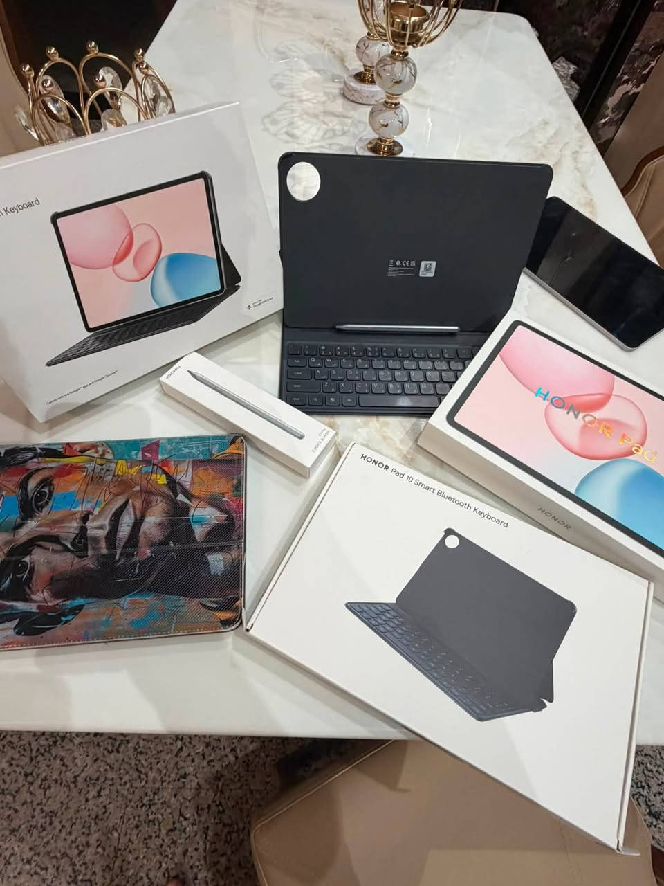 سلام عليكم ايبد هونر باد 10(HONOR Pad 10)

جهاز جديد كلشي ما بدل بي مداخل صيانه
صار فتره من اشتريته  
 يعني بعد جديد  استخدامي بي قليل 
سعره 440 و بي مجال بسيط 
ذاكره 256 
عنوان بغداد السيديه 
رقم ***********
