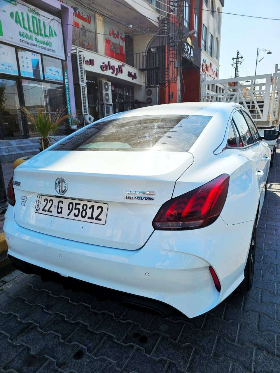 للبيع سيارة  MG5 Gt
السياره جديده بيه بس العتبة كد شبر ضربه بسبب الرصيف 
لون ابيض‎ المحرك1.500 ‎كير اوتو 
كامره خلفية دوارة
السيارة بصمة +  بصمة ابواب بلادي
ويل كب كروم 
كروز سرعة 
تحكم ستيرن جهتين
لايت + بك لايت لد Led
بلوجكترات امامية زنون Led
اشاير بالمري الجانبية
لايت عدسة زنون 
داخل اسود و رصاصي
السياره جديدة جدا السيارة بدون صبغ وبدون بارد على وضع الشركة
مكانها نجف السعر ١٠٨
***********
