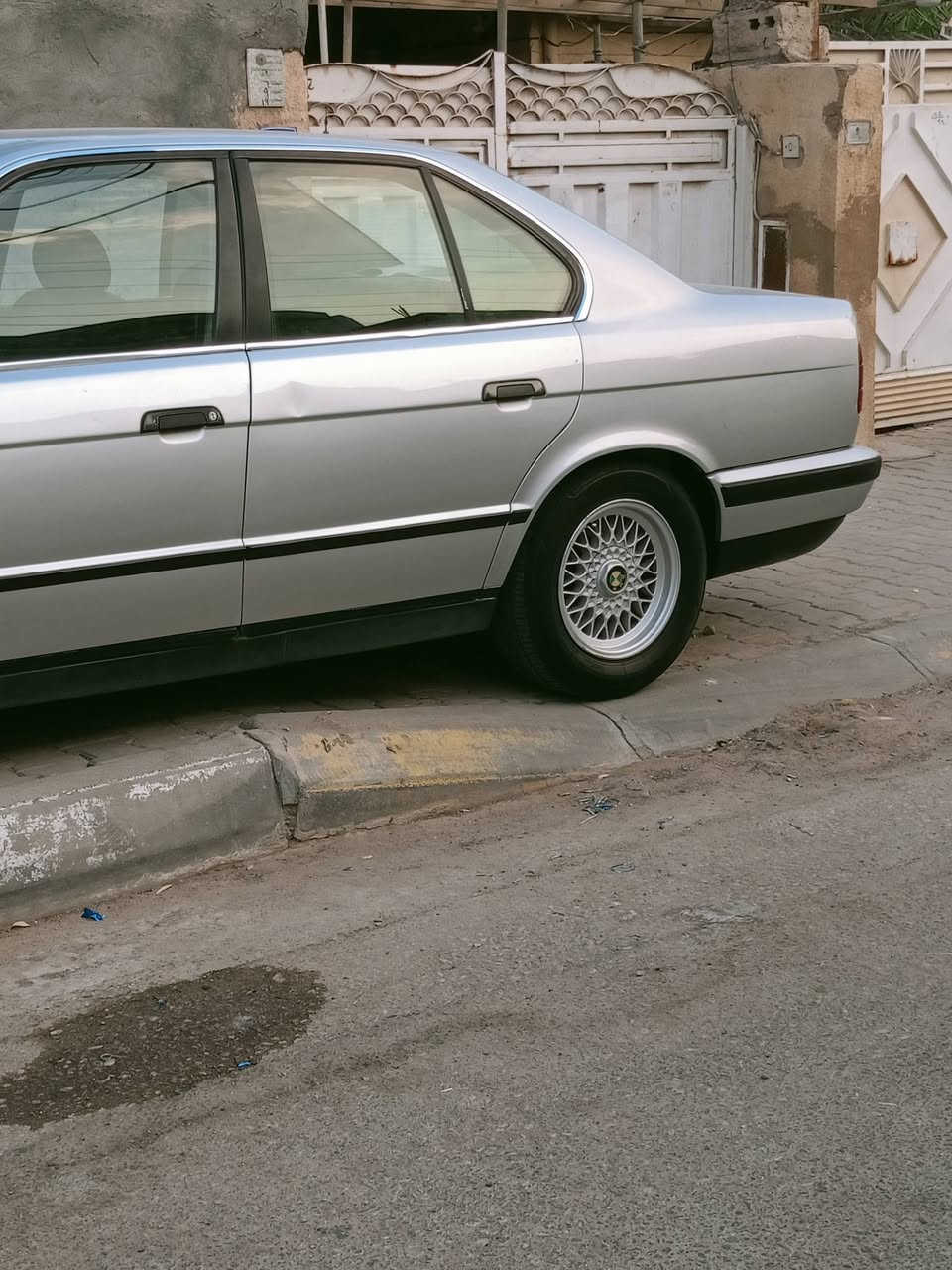 السلام عليكم ورحمه الله وبركاته  BMW e34 لون سلفر  〽️  حجم 520   موديل 1994 اصل وفصل كفاله كير ومكينه  مسكر عدله كهربائيات كفاله عامه ماملعوب  بيها السياره على وضع شركه 520بدي ومكينه دكه چاكوچ مابيها  قطره خياس مابيها  تجي تشوف بعينك  وتوديها  للفحص   كشنات ميكانيك كفاله حداديه امامي خلفي كفاله  خير من الله تبريد شغاله 🥶 سياره بسمي رقم كربلاء مصبوغه صبغ جماليه فقط ربع متصرف عليها مصروف عليها هوايه  خير من الله وبل عافيه على الياخذه والسعر 65 وبيها مجال  بصيط ملاحضه البطاين يرادلهن ترتيب  مكاني كربلاء المقدسه للاستفسار🤝
***********
