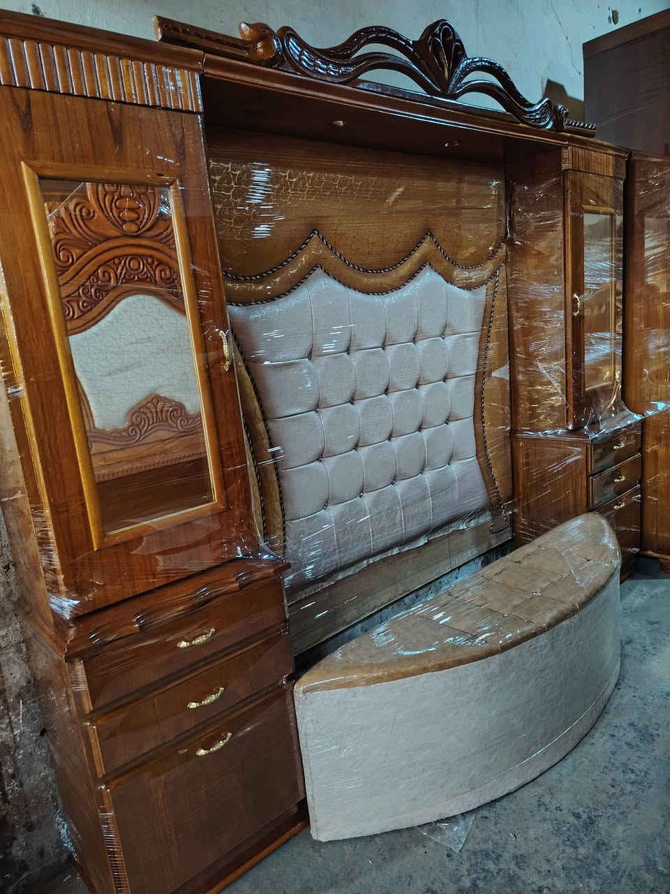 غرفه 6باب ملحق ابراج دخل خرج صاج السعر 950 العنوان موصل ***********
