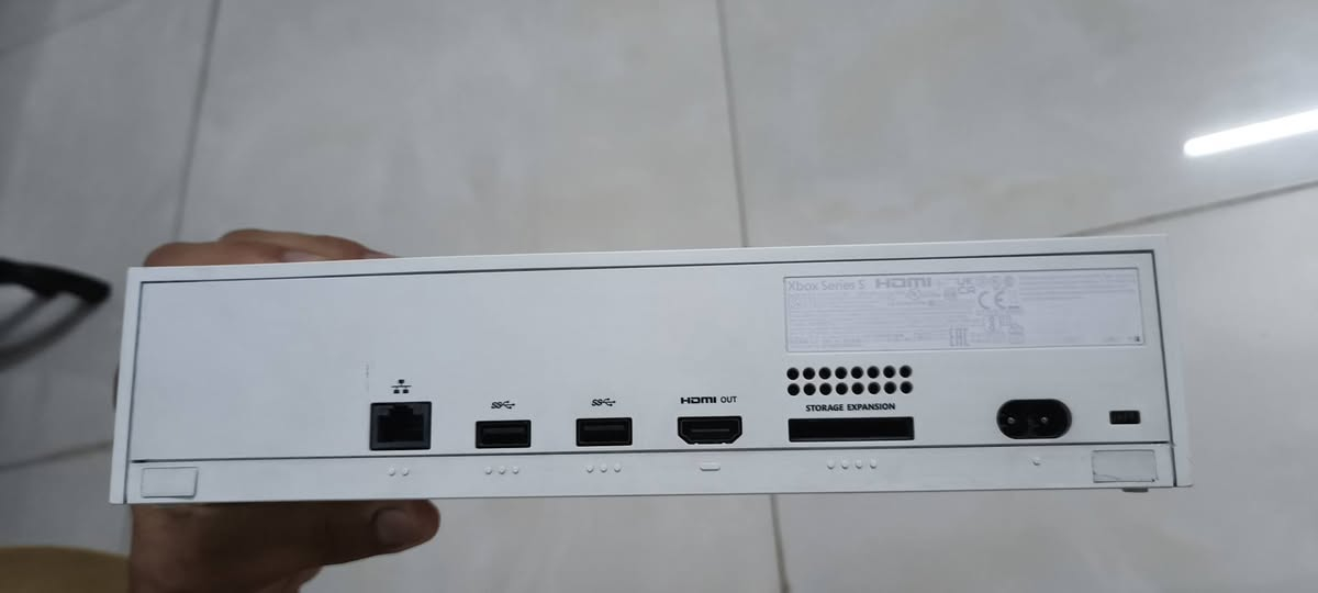 سلام عليكم
اكس بوكس سيريس اس
الجهاز موديل 23
مفتوح مبدل HDMI وكاله
جوستك واحد انطيك ويا رافع انلوك وبطارية
كامل ملحقاته الجهاز اخو الجديد وبي بس نقطتين 
سود يعني بسبيرتو تروح
سعر الجهاز ٣٦٠ الف واكو توصيل وين متريد
رقمي: ***********
@الجميع
