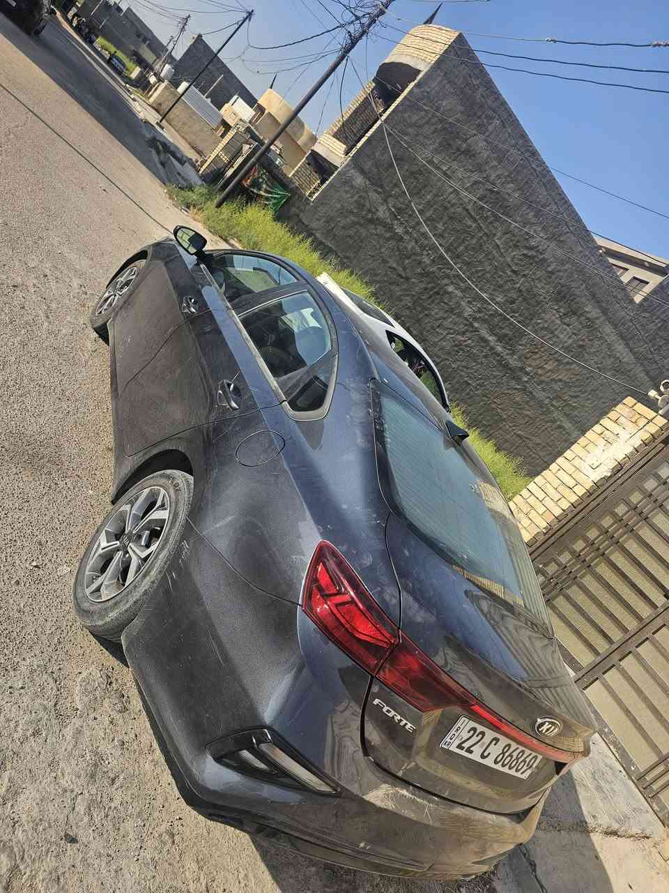 سلام عليكم كيا فورتي 21 بيه 5 قطع سونار موجود بل نشر كير محرك جديد صدر جديد تبريد جاهزه السياره عنوان بغداد المحموديه *********** عراضه ب110 وبيه مجال
