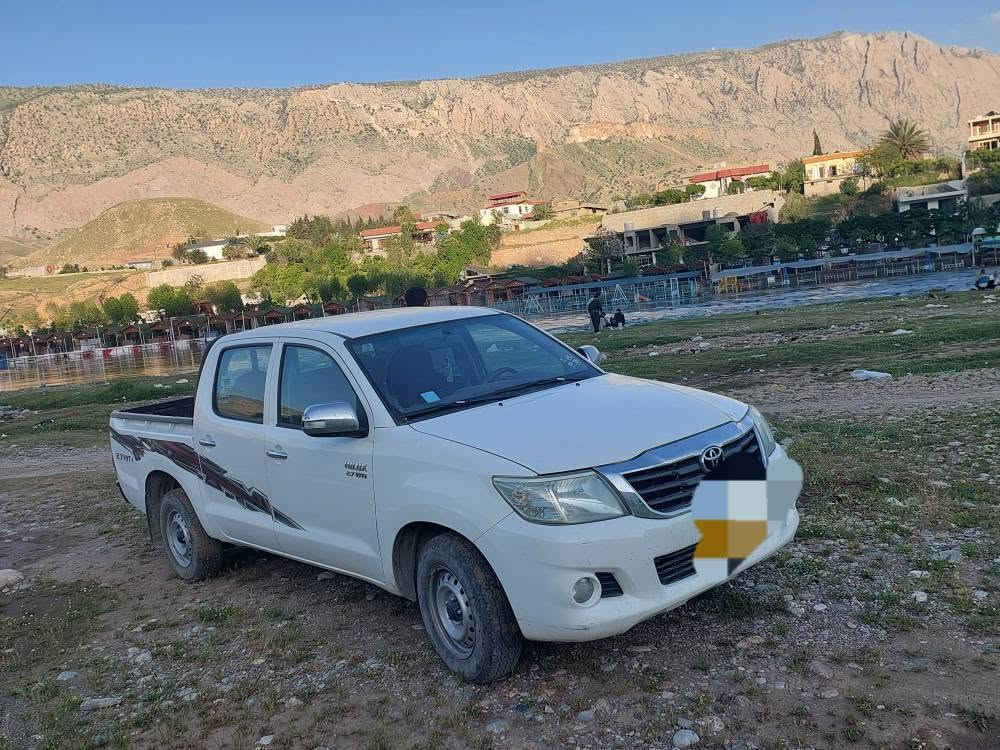 مەرزیە ٢٠١٣
١٧٢٠٠٠ رۆیشتووە.
سەنەوی تا ٢٠٣٠ تازەیە.بەناوی خۆمەوەیە
هەزەی ماویەتی..
ماڵی دۆستە.
بەشەرتی گێر و مەکینە.
سۆنارەکەی دانراوە
*********** کەلار كالار, السليمانية

