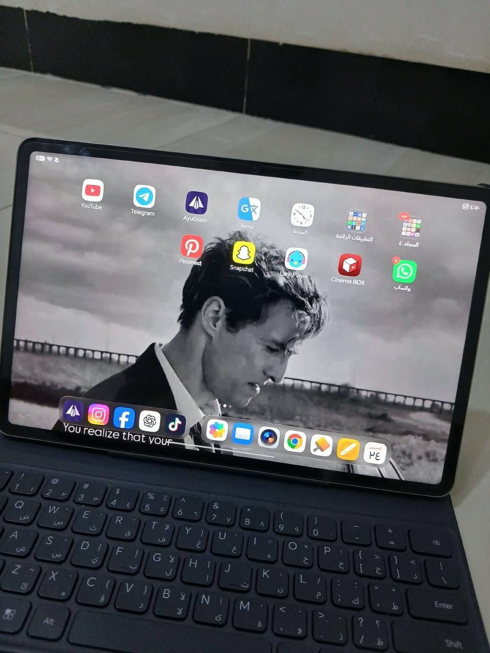 📱 للبيع HONOR Pad 10
✨ جهاز قوي ومناسب، استخدام قليل مال طالب سادس 
جهاز نظيف 100%

🔹 الشاشة: 12.1 إنش

🔹 الدقة: 2.5K — 2560×1600

🔹 التحديث: 120Hz

🔹 نوع الشاشة: IPS LCD

⚡ المعالج: Snapdragon 7 Gen 3

💾 الرام: 8GB
💾 الذاكرة: 256GB

🔋 البطارية: 10,100mAh

⚡ الشحن: 35W SuperCharge

🤖 النظام: MagicOS
الملحقات : شاحنه الاصليه والكيبل الاصلي وكيبورد الاصلي وكارتونته 
السعر 420 الف وبي مجال 
مكان نجف الاشرف 

واتساب  ***********
