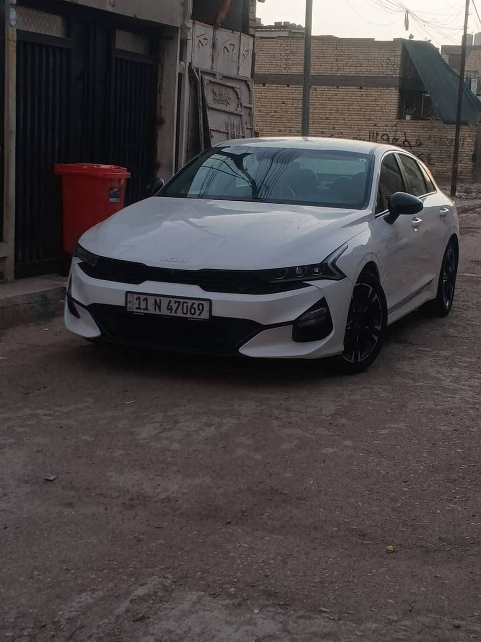 🔹ألسلام عليكم🔹🚗 🚗
كيا K5 2023 ' وارد امريكي رقم بغداد انكليزي السياره بيها طخه بل جأملغ الخلفي موضحه بل صور وبيها ضربه بلبونيد معمره على گدها 

🔸 المواصفات🔸

🔹المقاعد جلد تدفئه وتبريد وتحكمات

🔹 بصمه تشغيل عن بعد

🔹شاحن لاسلكي

🔹المحرك  GDI توربو 1.6

🔹180 حصان 264 عزم الدوران

🔹الگير 8 سرعات DCT دبل كلج

🔹 دفع أمامي FWD

🔹تحكمات وتدفئه سترين

🔹 شاشه 12.3 أنج + شاشه دشبول 12.3 أنج

🔹12 سماعة 

🔹خزن ميموري للسائق

🔹رادار أمامي + مثبت سرعه 

🔹كاميرات 360 درجه 

🔹لدات أماميه متكيفه + داي لايت 

🔹وياله حجم 18 

السياره فول مواصفات عدا الفتحه سياره نضيفه وجاهزة 

💸السعر 170 

📍 بغداد - رئاسة العبيدي 

📲*********** واتساب 

📲*********** أتصال
