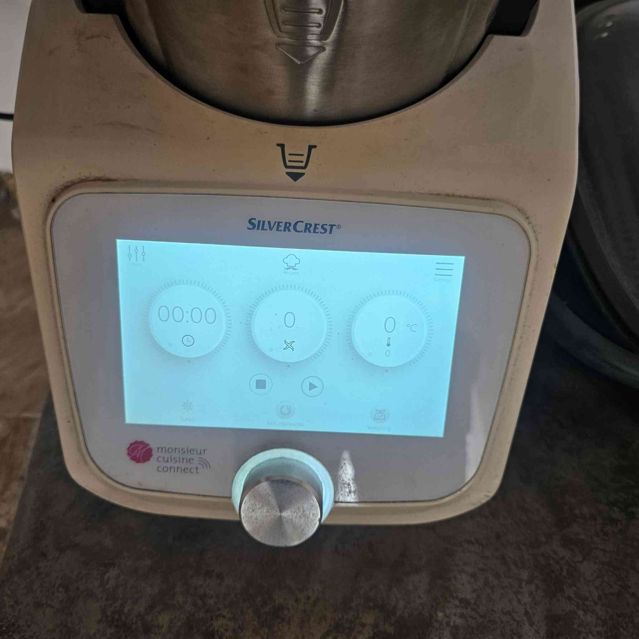 جهاز طبخ متعدد الوظائف (خلاط + طبخ + عجن وغيرها).
Silver crist 
بالة نضافته ٩٠ بالمية 
السعر ١١٥ الف 
مراسلة ع هذا الرقم *********** واتساب
