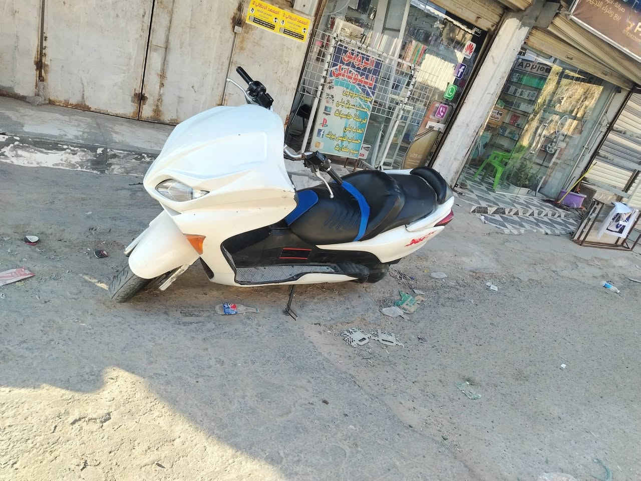 دراجة صفر ٩ باب أول ما مفتوح بيهة اي شي ولا طابة تصليح ابد بلادية + الفحص افحص ورح كلشي بلادي كهربائيات شغالة كلشي شغال دبل إشارة مقفولة عل كير خامس دراجة حلوة ومرتبة السعر ٩ أوراق وبيهة مجال للطيبين رقم التواصل *********** وتساب موجود
