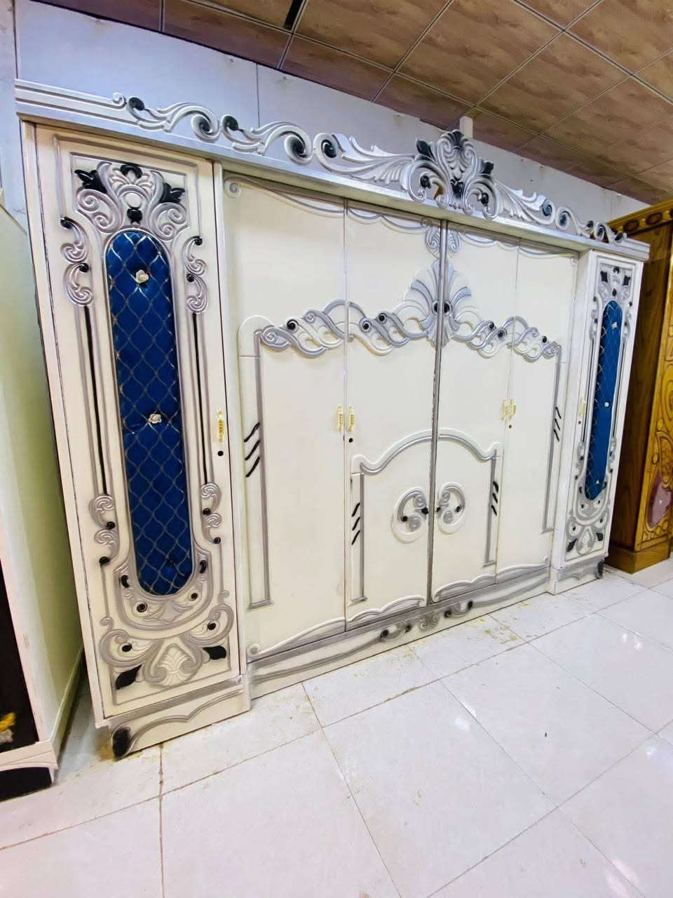 🔥 غرفة صاج ضخمة وحلوة للبيع 🔥
📌 خشب صاج عراقي 
✨ النظافة: 90%
💰 السعر: 750. ♥♥♥🔥 @  @0787700222
