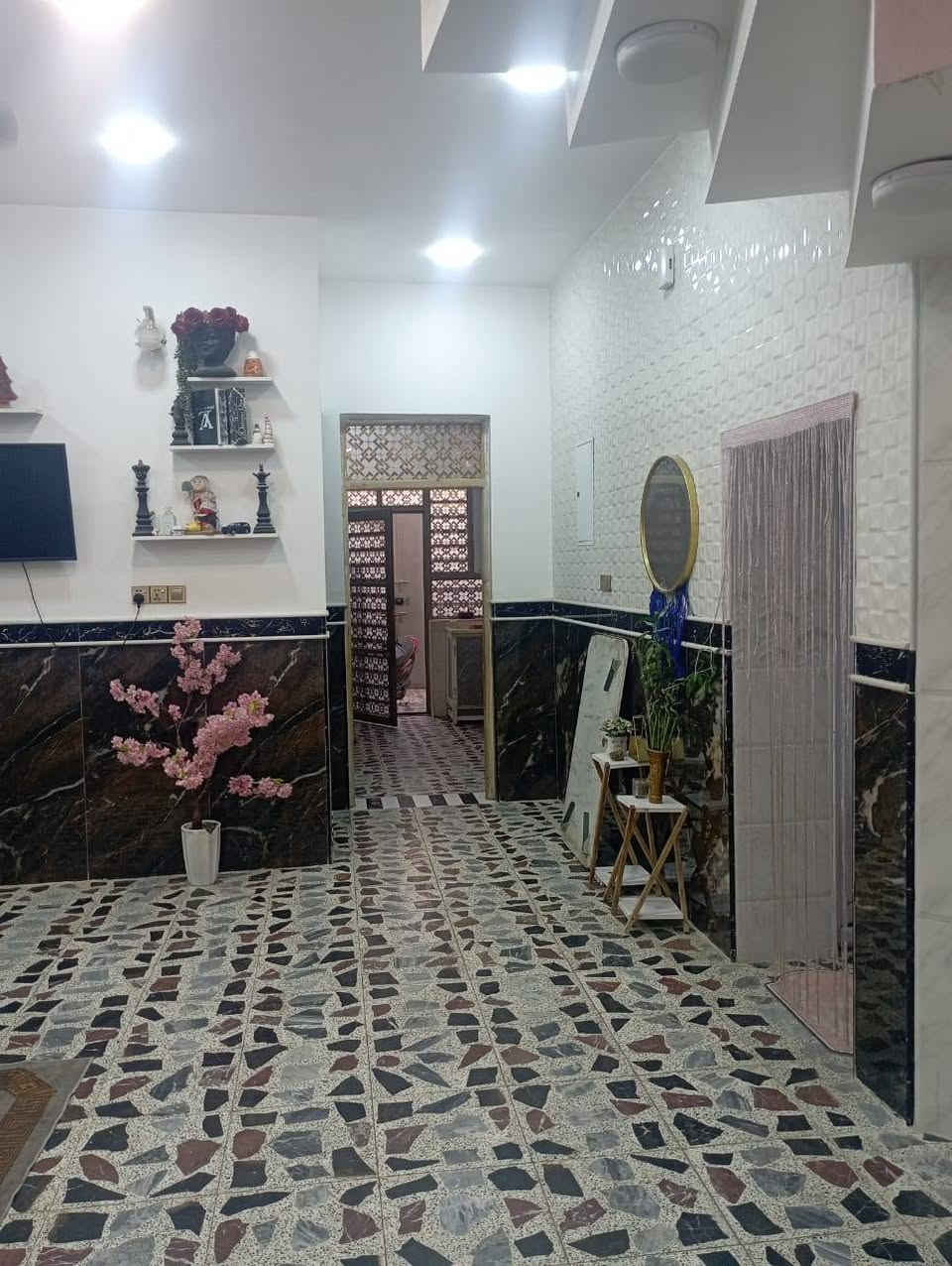 ياالله مكتب الجبوري للعقار *********** بلخدمه

دااار للبيع مساحه 150 متر بناء صب كونكريت درجه

حي ميسان شارع الشيوخ طابو زراعي السعر 75 مع المجال الاستفسار والاتصال *********** بلخدمه وات ساب
