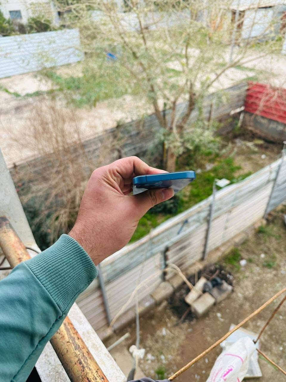 آيفون ١٣ • ١٢٨ • شاشة مبدل