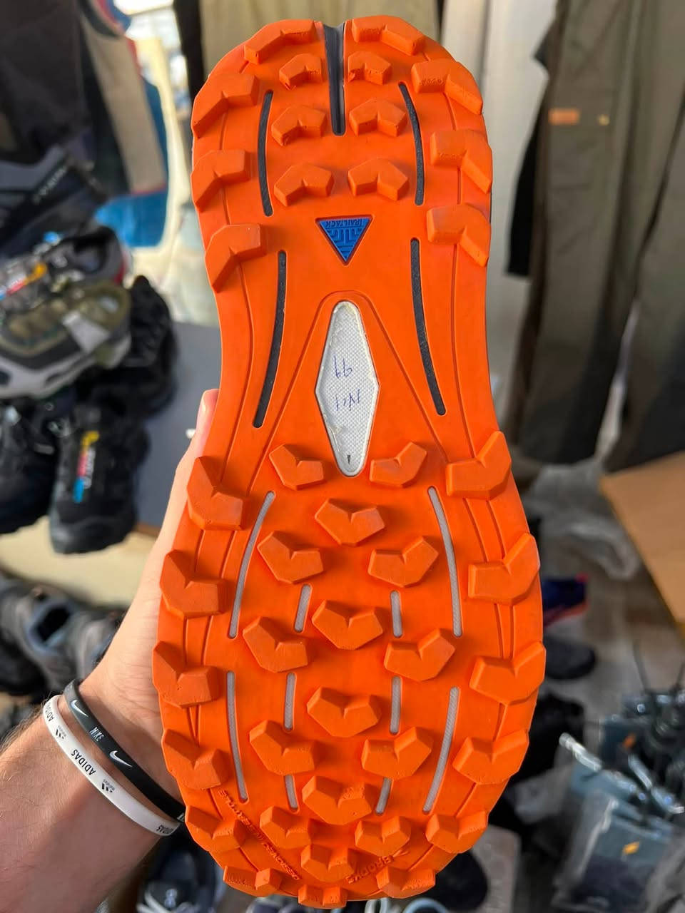 brooks cascadia
size_44_28cm
orginal
بالە مستخدم 
نظافە %100
***********
