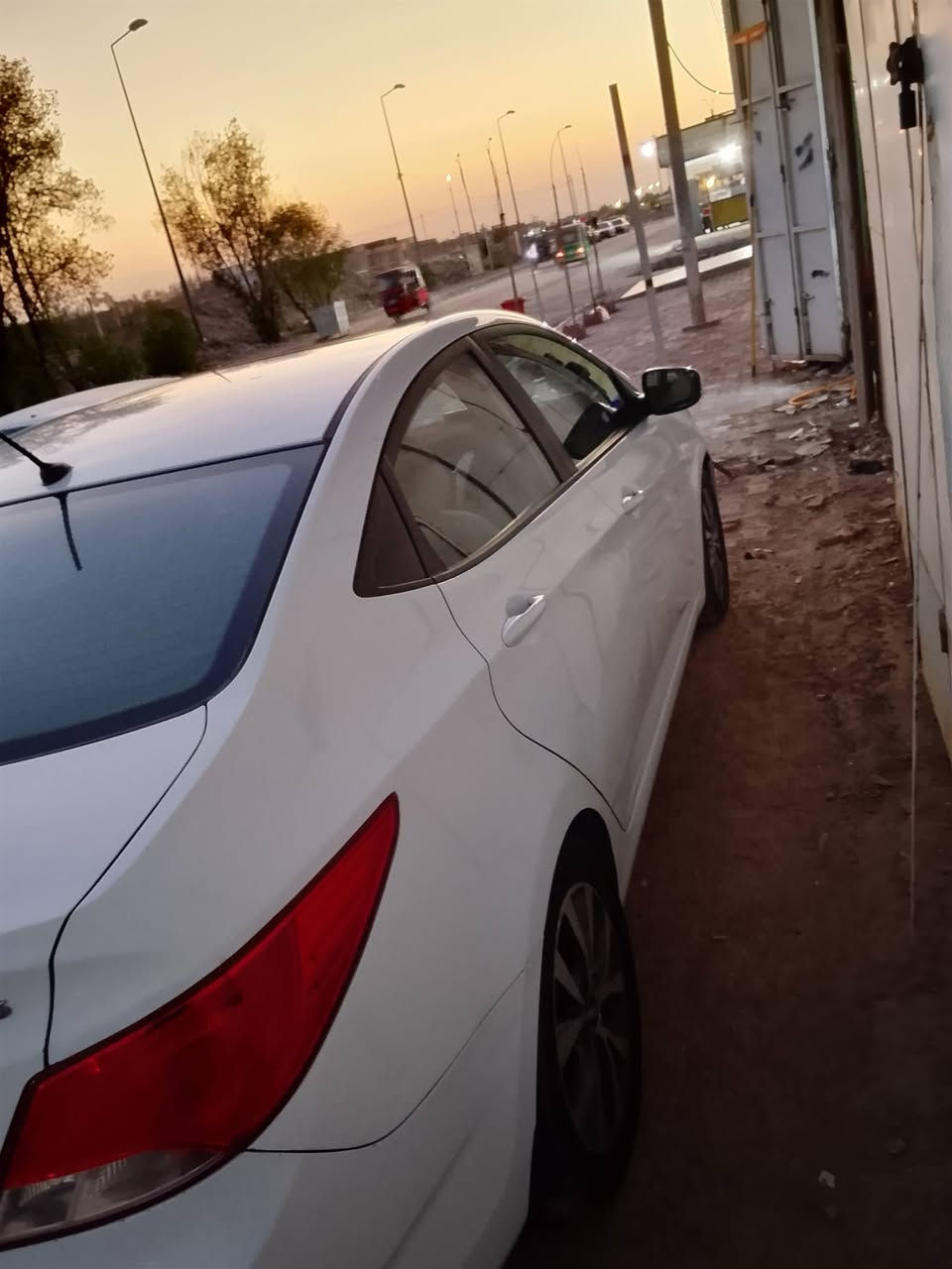 سلام عليكم اكسنت موديل 16 سياره بيه جاملغ الخلفي صبغ ورصعات بيه بلباب الباقي كفاله عامه كير مكينه حداديه تبريد سياره جديده السعر 90وبيه مجال قليل المكان ميسان الاستفسار الاتصال ***********
