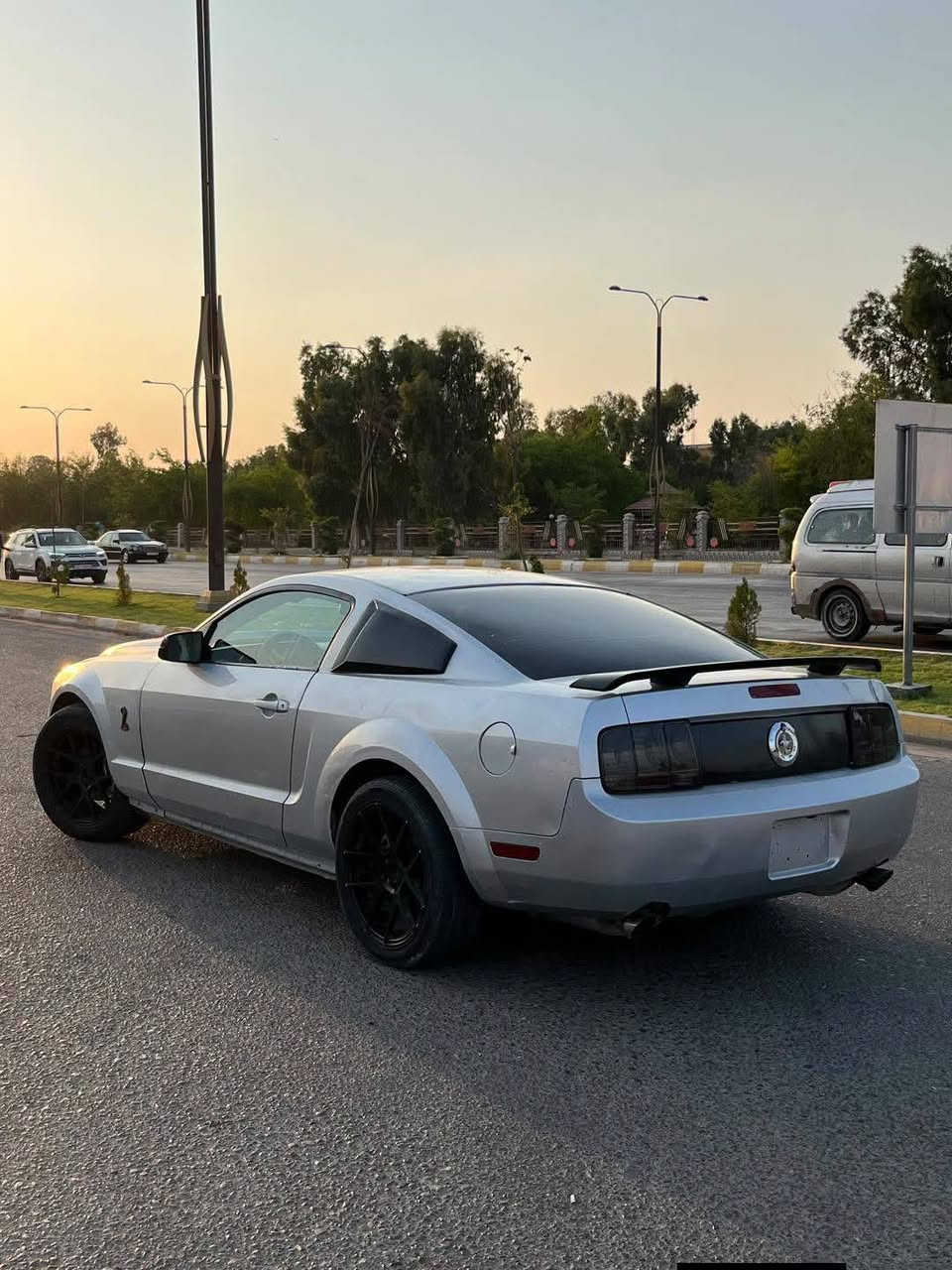 السلام عليكم مكلف بالنشر 
موستنك 2009 

رقم بغداد انكليزي   
محرك 6400
كير ومحرك مكفولات
مكفوله  شواصي ولغود مصبوغه عام 
السعر  ٧٠  وبيها مجال المكان النجف 
للاستفسار لاتصال على الرقم*********** أو على الواتساب

