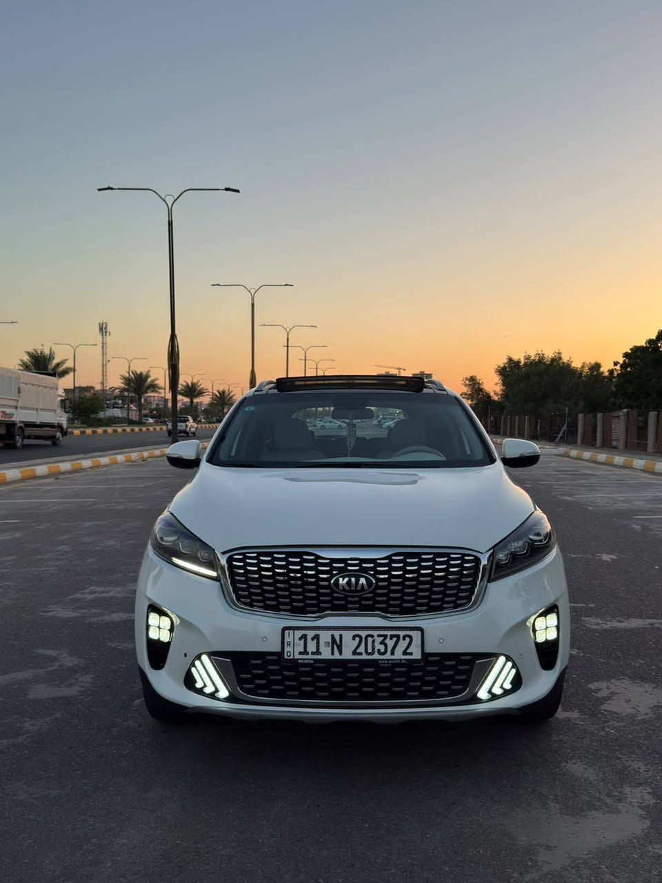 كيا سورنتو 2019 محدث 2020 خليجي
مكينة V6 / 3600
لون ابيض صدفي 
ماشيه 103 الف 
فول ما عدى 360

السيارة بيها قطعتين بنيد وچاملغ وكاله ايربكات دركة ودشبول طاكات( ايرباكات طكن بسبب طك عندي تاير مو بسبب الحادث ) والسيارة بسمي. 
السعر200$ وبيها مجال بسيط
***********
