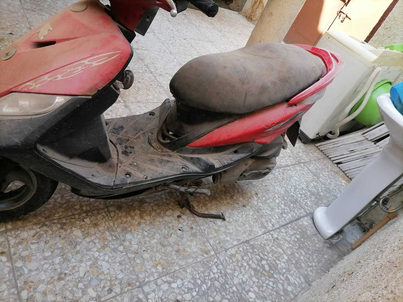 السلام عليكم دراجه ثعلب  متروكه وكايمه  السعر ٢٠٠ جماعت الميه لا تجوني. مكاني حريه  وهذه رقم المبايل   ***********
