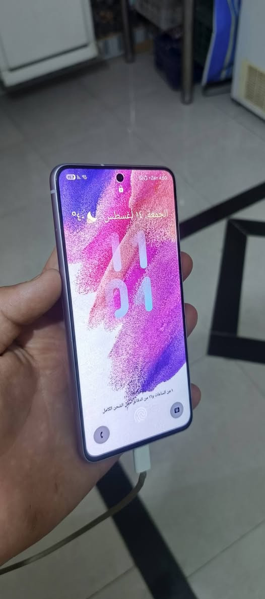 سلام عليكم.  سامسونج S21 Fi5g 
ذاكرته. 256 دبل. شريحه. 
للبيع او المراوس. شعندك. نزل. 
عنواني النجف الاشرف. 
رقم الاتصال. ***********
