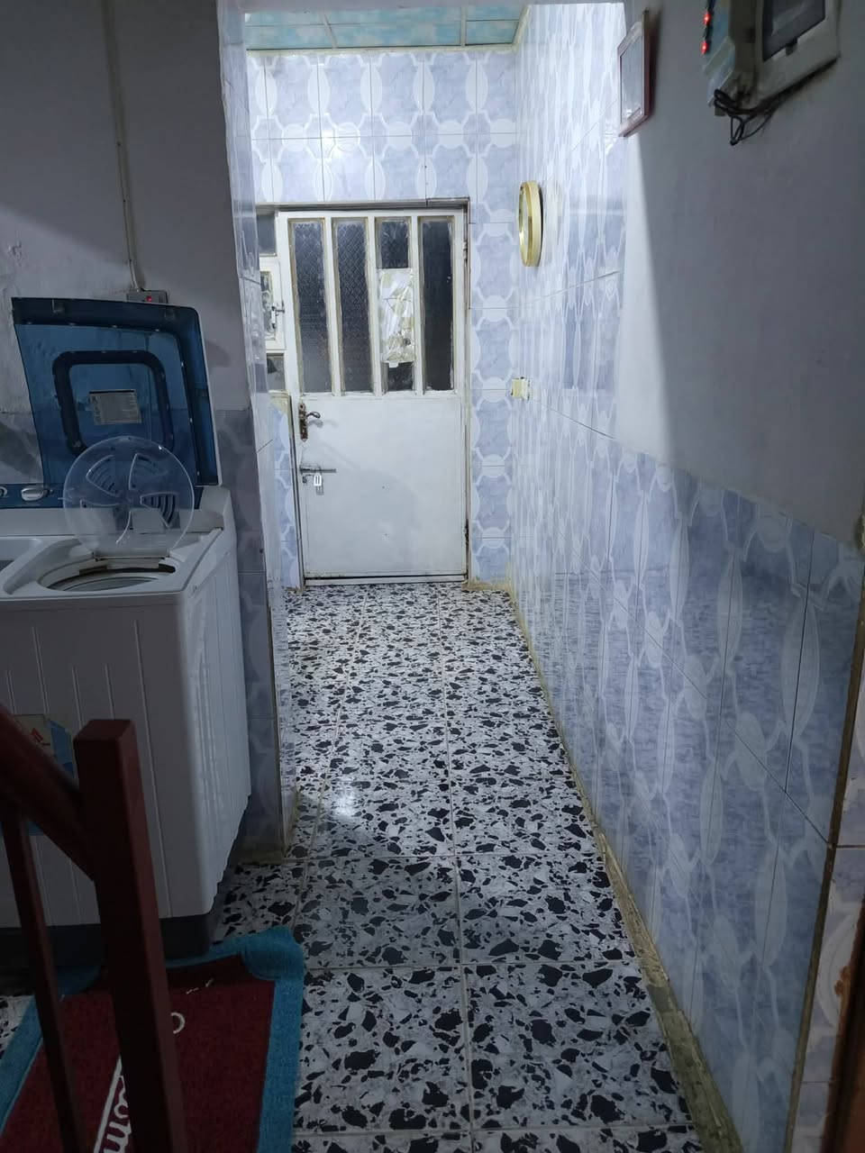 السلام عليكم 

مشتمل للبيع مساحته ٨٠م في العزة الجديدة على الشارع العام طابقين الطابق الارضي يتكون من غرفتين نوم واستقبال ومطبخ وصحيات داخلية وخارجية والطابق الثاني يتكون من غرفتين نوم ومطبخ وصحيات
 
واتساب 
***********
