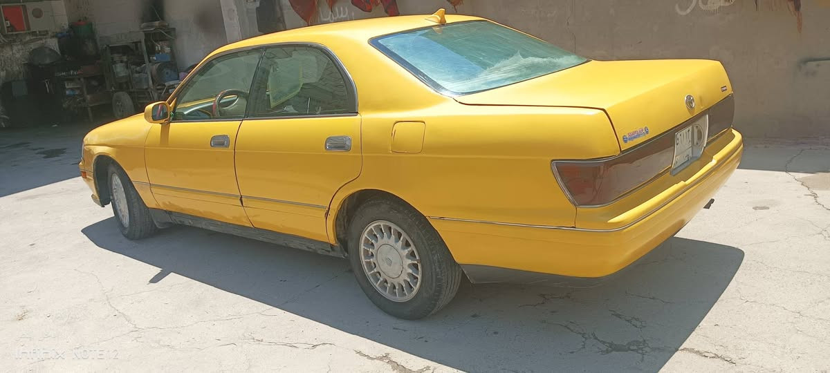 سلام عليكم بطه  للبيع مديل 2000رقم بصره الماني  راعيه موجود  تحويل  شوكت ما يعجبك  مكفوله من الكص ونقل ولاصوليات مكينه وكير جدد تخم تاير جديد حداديه جديده كهربيات كلها شقاله تبريد  منضومه كامله وكمبريسر  شرط بس بي ليك  كشنات ودشبول نضاف سيارة مال شقل خير من الله وسعرها مناسب كلش 22 وبيها مجال  الستفسار اتصل عل رقم *********** مكان سيارة بصرة مدينه بني منصور  غير متواجد عل نت خابرعل رقم وتدلل
