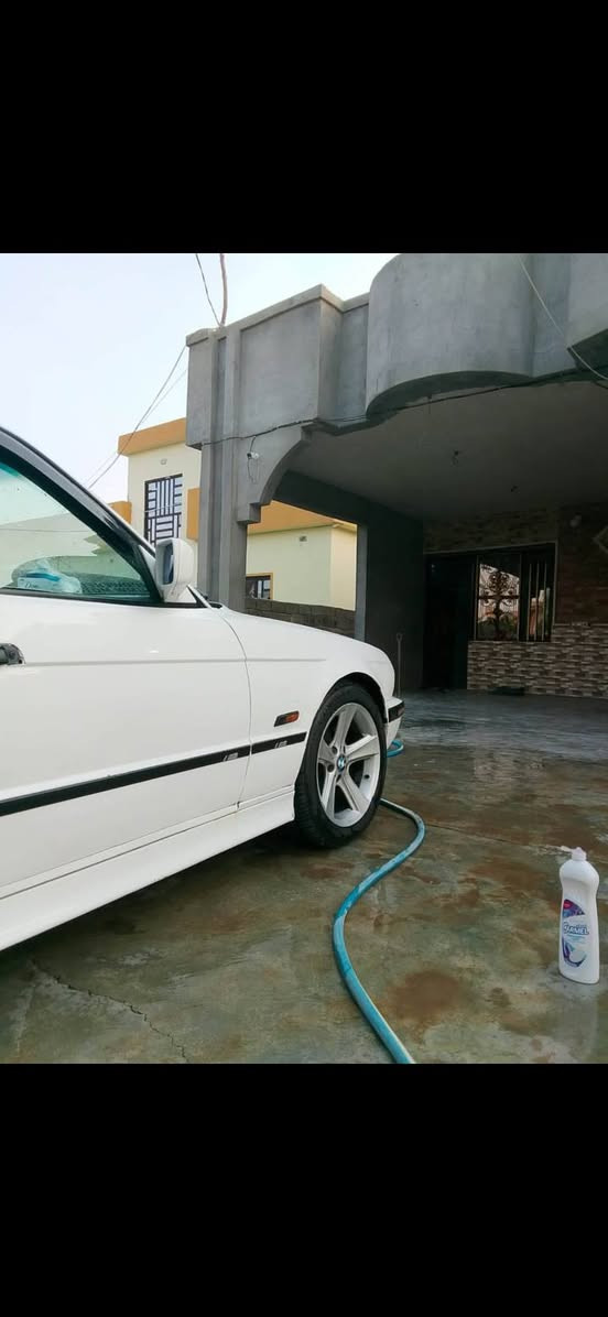 السلام عليكم BMW530 للبيع

محرك ٣٠ مفتوح
كير عادي
سيارة جاهزه محرك شرط كير شرط
تخم تاير جديد
اربع جام كهربائي
فتحة سقف طكتين شغال
شاشه+منظومة صوت كامله
سياره مكفولة من العيب الشرعي
شرط التحويل 
السعر ٤٢ وبيها مجال
للإستفسار الإتصال على الرقم ***********
