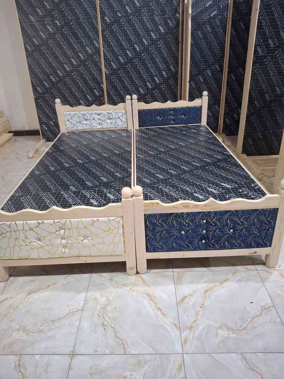 50 الف فقط. اخذ جربايه قويه .وبضمان 100%
جربايه خشب جام روسي ضمان حقيقي بلاويد اسود تتحمل أوزان ثقيله اكثر من ١٥٠كيلو وعمرها طويل. 
الطول مترين والعرض ٨٥سم 
ابو نور لتجارة الأثاث....الشطره شارع المجلس البلدي .
مجاور عيادة الدكتوره سناء ام الجلديه 
***********
