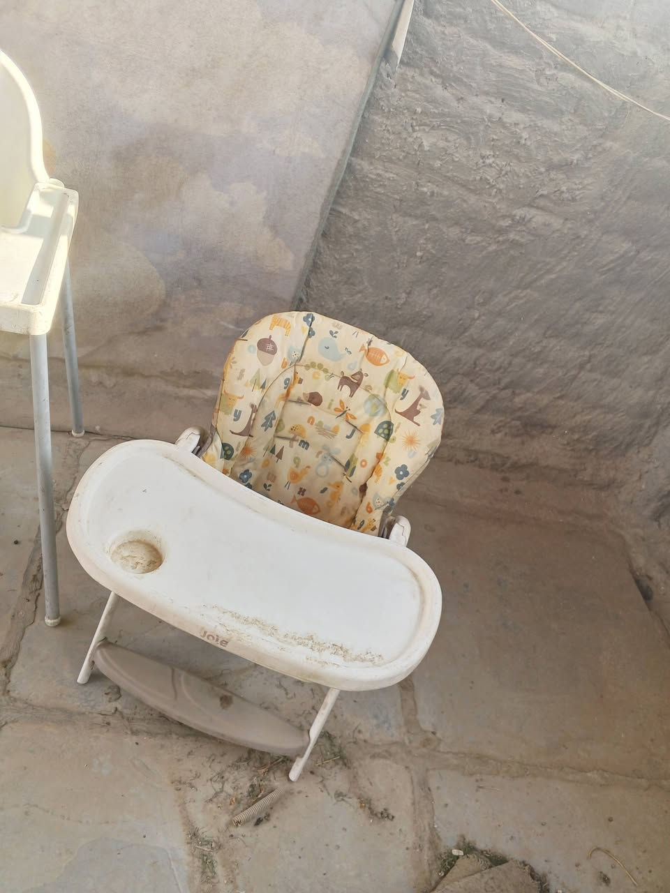 زحليكة • كراسي • جديدة متغبرة