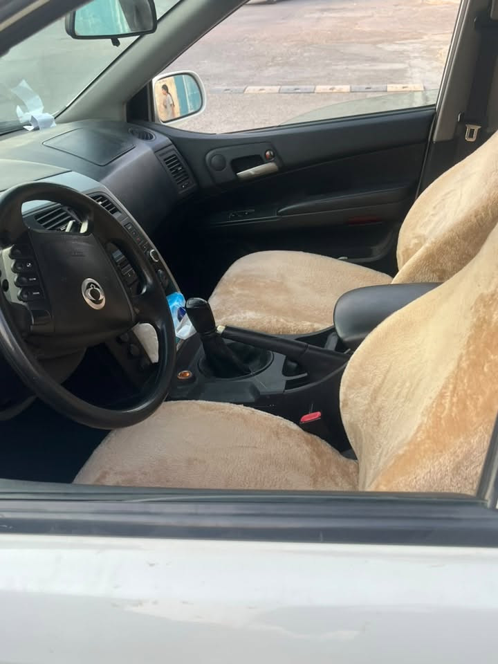 Ssangyong 2015
سانگێۆنگ کۆراندۆ ٢٠١٥ 

سەیارەکە یەک دەستە ١٢٠ هەزار ڕۆشتوە فيتپةمپي بیلاد شەریکەی لەسەر ماوە گێڕ و مکینە بیلاد مارسدس مکینەی نەکراوەتەوە 4تایەی لۆکی donlup یابانی ئەسلی لەژێرە دەبڵ ئەکسلە

***********
***********
105$
