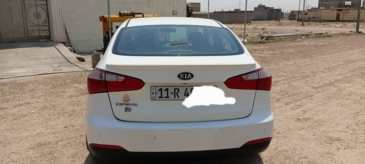 السلام عليكم سيراتو خليجي موديل٢٠١٤ رقم بغداد صبغ نصف الباب الامامي عكس السايق +الدوسه من غير دواخل كير ومحرك   وتبريد وصدر خير من الله جاهزه من كلشي تحويل مباشر السعر ١١٥ ورقه بيها مجال بسيط الاستفسار على الرقم***********
