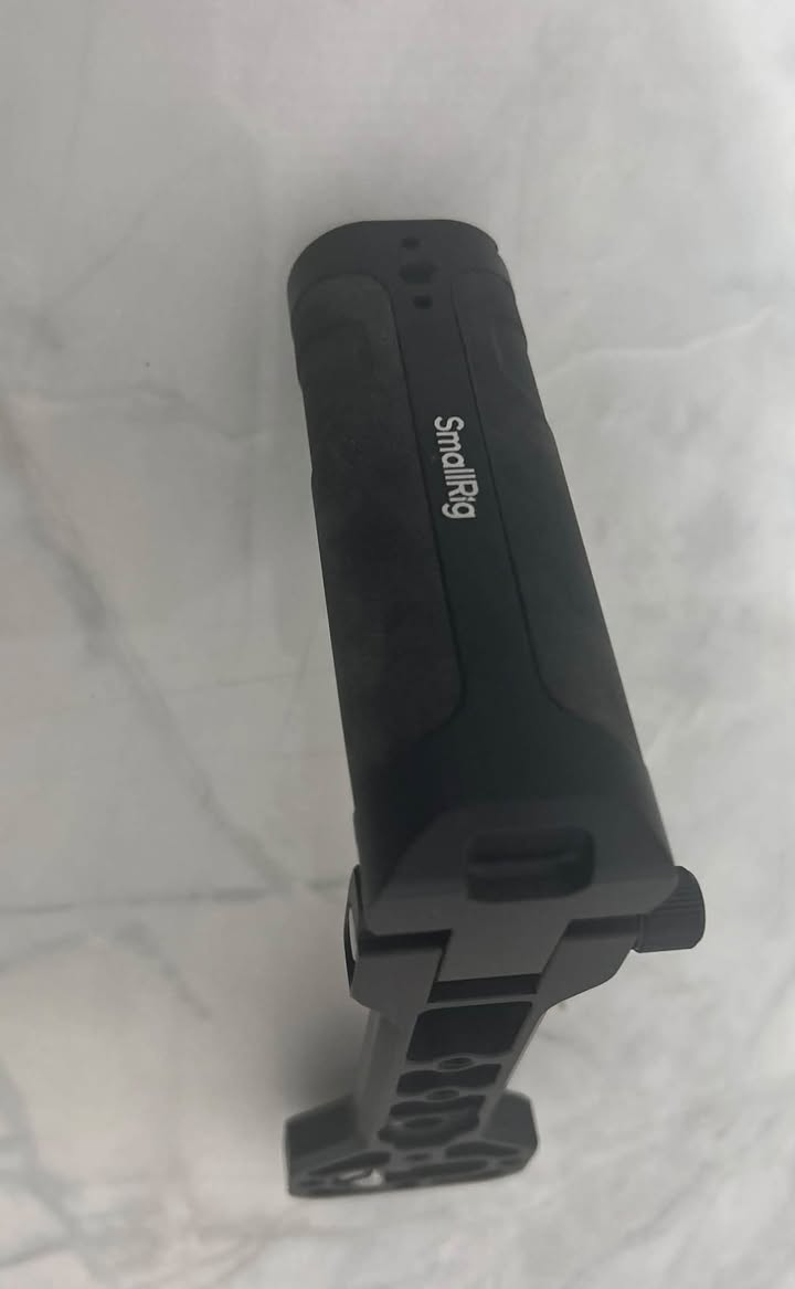 مقبض جانبي مفصل قابل للطي من شركة (SmallRig) مريح جداً
يدعم Dji Ronin (مثل Ronin-S و Ronin-SC و RS 2 و RSC 2 و RS 3 و RS 3 Pro و RS 3 Mini و RS 4 ) 

و يدعم Zhiyun سلسلة Crane (مثل Crane 2, Crane 2S, Crane V2)

و يدعم Moza ( مثل Moza Air 2 و Moza AirCross 2)

الحالة : { غير مستعمل حتى قطرة صبغ ما ممسوحة من مكان البراغي }

( بنص السعر ) 

العنوان : بغداد الحرية

ماعندي توصيل 

للحجز خاص او واتساب ***********
