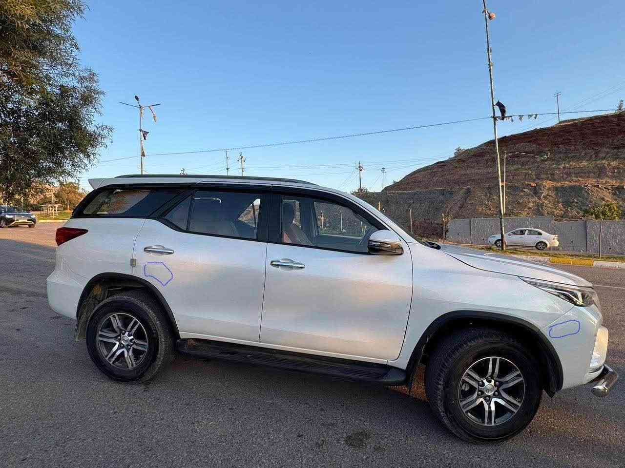 تۆیۆتا فۆرچنەر  2024  مواسەفات EXR
دوو جێی بچووك ساردی هەیە
 دەرگای پشت سەکن وە چاملخی پێشەوەی سەکن ،
 لەسەر وێنەکان دیاریم کردووە 
42000 رۆیشتووە
4 پستۆن مەکینە (محرك ) 2.7
رەقەم هەولێر/تایبەت
سفری شەریکەی سەید نەهرۆیە 
رەنگ سپی سەدەفی 
سێ ریز کوشن ، 7 نەفەر
گێر ئۆتۆماتیك / دەبل گێر 
دەبل ئەکسڵ  ‏4x4 حەساس  کامێرای دواوە 
سەنەوی و ژینگەی نوێیە 2029

8 ئێرباگ / پێشەوە و لایەکان 
تحدید سورعە
لایتی لید و زینۆن 
قەبارەی تانکی بەنزین 80 لیتر 
تەبرید مەرکەزی 
شاشە لەمس و CarPlay
پێش و پاشی هۆك دانراوە 
هەرسێ ریز کوشن جلد کراووە
نرخ / 290 $ و معامەلە
ژمارەی خاوەنەکەی 
***********
ڤایبەر و وەتسئاپ أربيل, العراق
