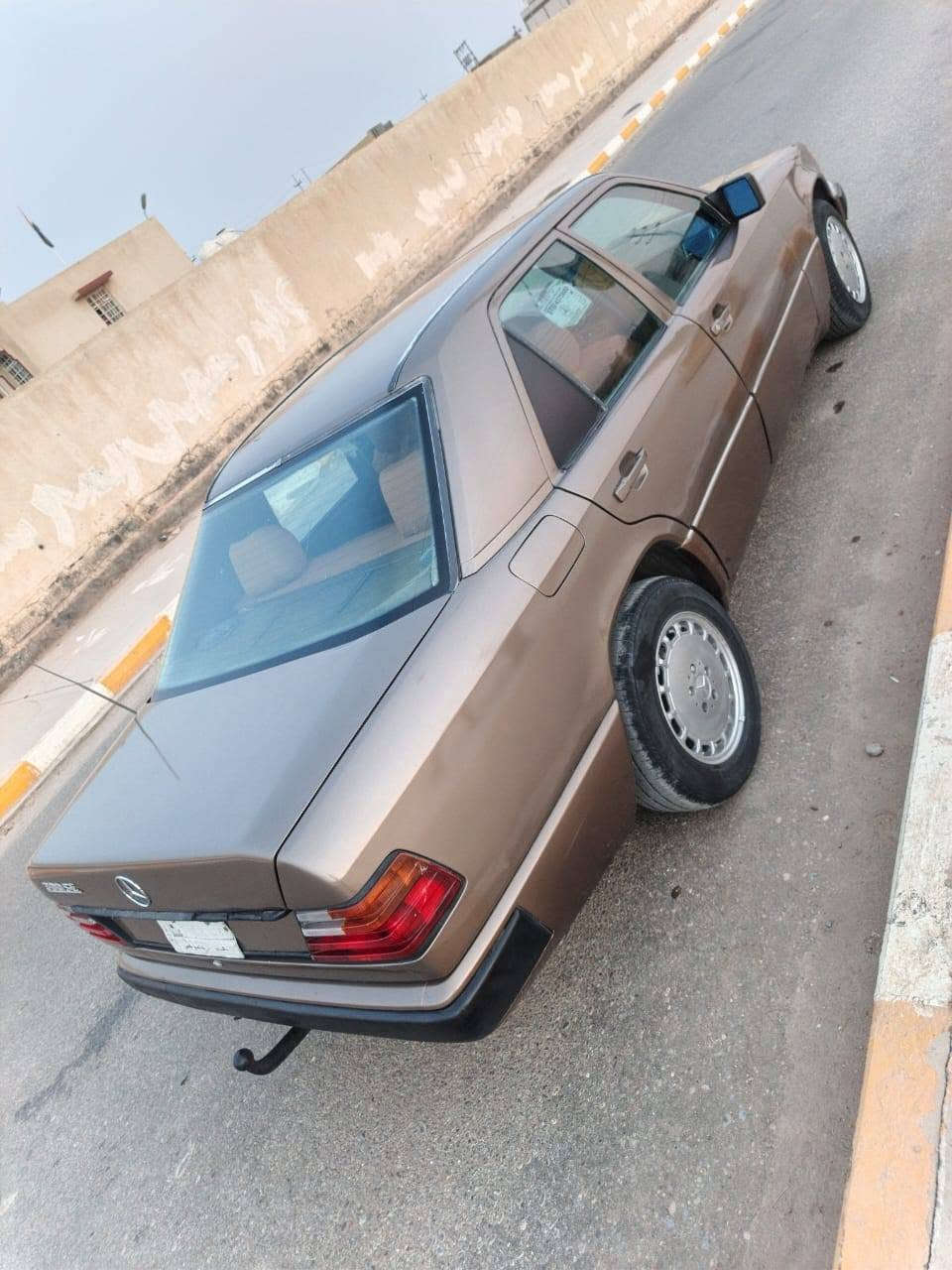 مارسيدس • ١٩٨٨ • مكينة ٢٥٠٠