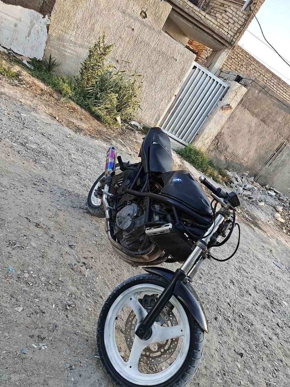 سلام عليكم دراجه بانده 400  للبيع دراجه مكفوله كفاله عامه محرك كير كفاله بشرط الواحد بطناش وثاني  بيهة شغله وحده زنجيل بي صوت بس نكره سلف تايرات نضيفه السعر 650 وبيهة مجال  مكاني التاجي ***********
هاذ بس واتساب ***********
