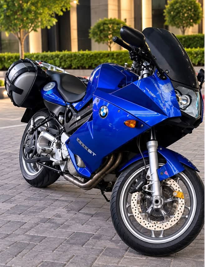 بي ام دبليو F800ST • ٢٠٠٨ • ٥٠ الف