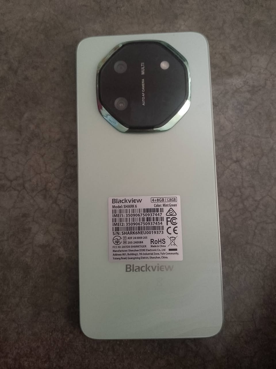 سلام عليكم لبيع 
📱 الجهاز:
 
- النوع: هاتف Blackview SHARK 6
- اللون: أخضر نعناعي (Mint Green)
- الذاكرة: 4+8 جيجابايت رام | 128 ج-
كل ملحقاتو معا الكارتون شاحنتة جديدة مال شركة 
60 فريم بلبوبجي واضح بلا العاب الجهاز شخط مابي 
سعرو مناسب {190} وبي مجال قليل مكاني الشرقاط 
رقم الهاتف ***********
