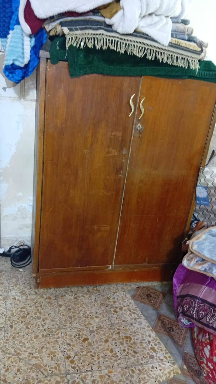 السلام عليكم عندي مجمدة للبيع جديدة صار شهرين من اخذتهه فول تجميد ب300وبيها مجال والطبلة ب30وبيها مجال والكنتور ب75وبي مجال ماصار شهرين من اخذتهن والبوفية ب70وبيها مجال ***********
