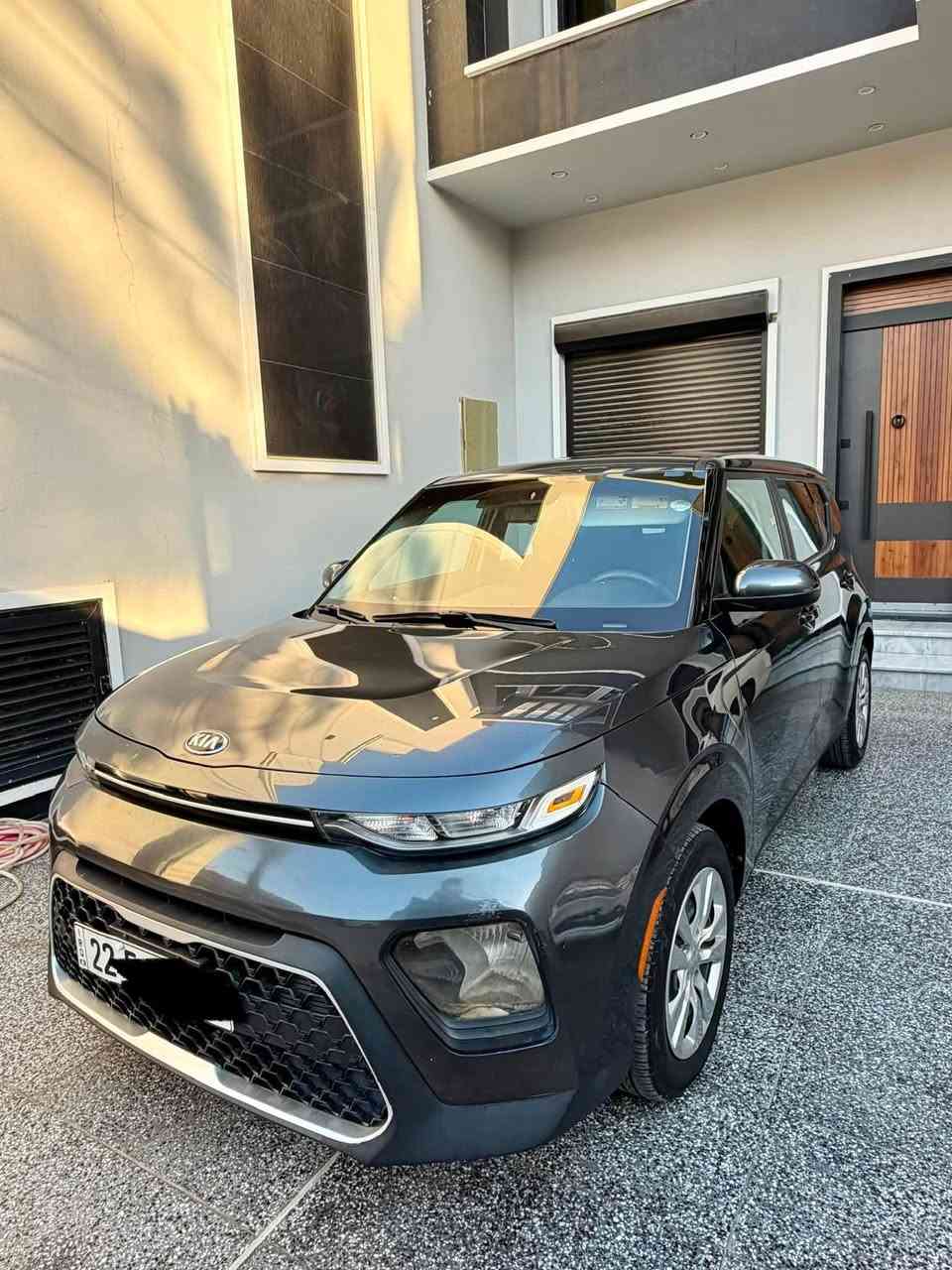 كيا صول
موديل 2020 
مكينة 2000 دوش
رقم اربيل 
حادثها طخة بسيطة بين جاملغ وبنيد 
بدون دواخل 
السيارة حلوة بمعنى الكلمة 
تفاصيل السيارة داخل الصور 
السعر 123 
مكان السيارة بغداد السيدية 
للأستفسار : ***********
