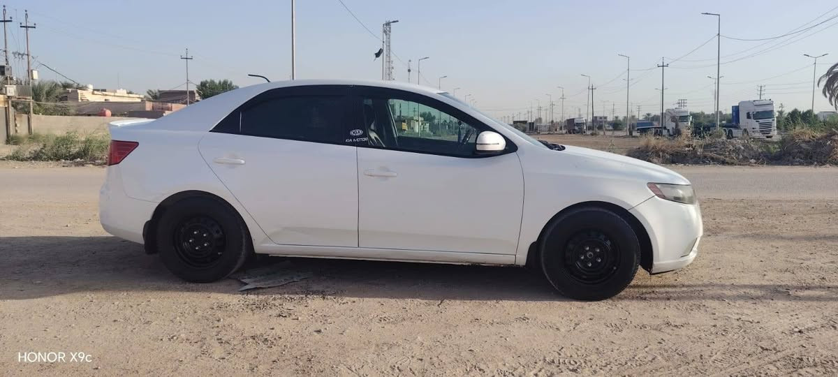 السلام عليكم  كيا فورتي موديل 2012 مكينه 2000 دوش بيها 4قطع صبغ بدون دواخل السعر  95 وبها مجال بسيط  بابل مشروع المسيب ***********

نص مكتوب في الصور:
- HONOR X9c
- R X9c