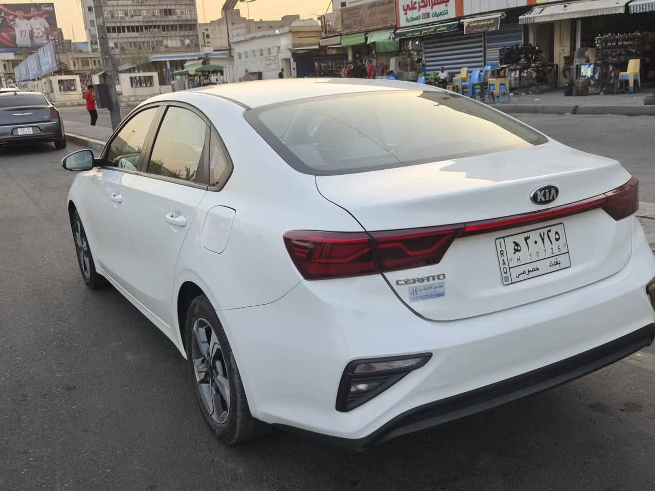 سيراتو 2019 خليجي
ماشية 188000
محرك 1600
تبريد قطعتين 
مري شفط 
مودات قيادة
تحكم ستيرن
وباقي المواصفات معروفة
بيهة بارد بالجاملغ الامامي وتلحيضات بسيطة
السعر 140 ورقة وبي مجال
مكاني بغداد 
للاستفستار الاتصال ع الرقم 
 ***********
