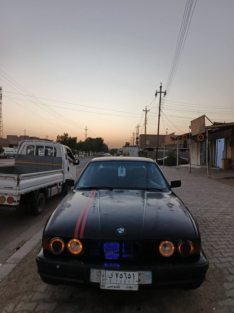 السلام عليكم بي ام موديل 92 حجم 535 كهربائيات جاهزه الجديد السياره جاهزه وخير من الله عندي البيجمرات رقم الماني بغداد راعيها مسافر هتكفل السرقه وعشائر مستمسكاته عندي سياره ما بيها لا ضربه ولا صبغ ابيع هذا الموجود سعر 23 العنوان بغداد المدائن رقم الهاتف***********

