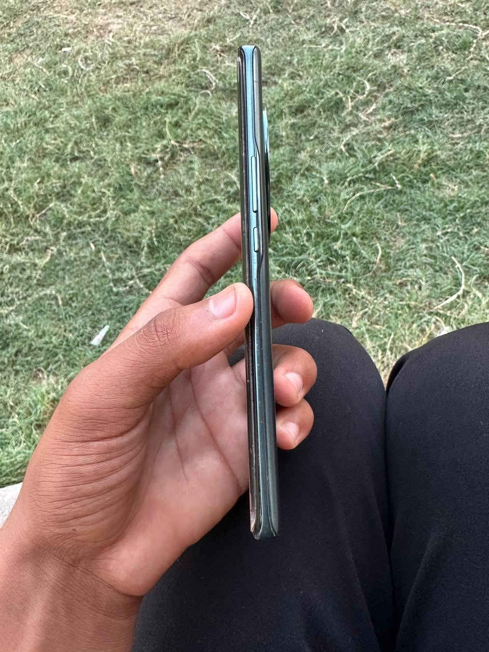 سلام عليكم  جهاز HONOR X9a 5G مبدل فقط ايسي وضربه بل ضهر  خفيفه الجهاز كلش نضيف. السعر 210 وبي مجال *********** واتساب
