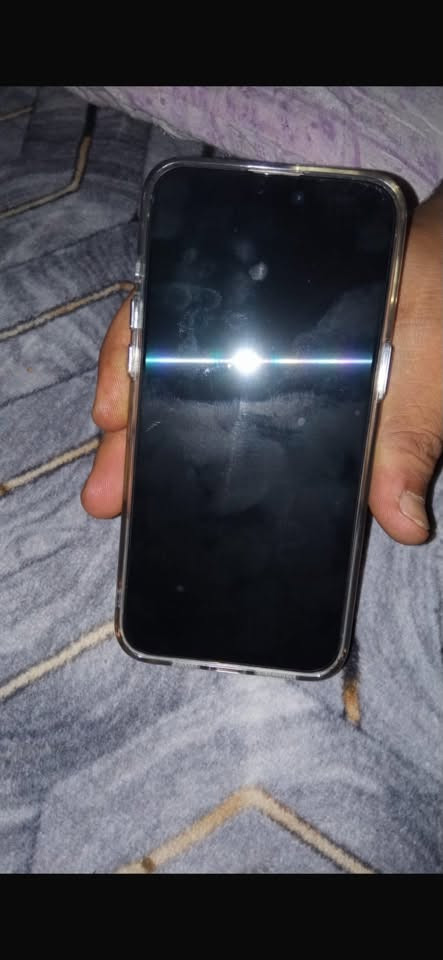 ايفون 15 برو ماكس شرق اوسط بطاريه87 ذاكره 256 مكفول الجهاز ممصلح ابد مكفول محلقاته كامله متواجد واتساب *********** السعر خاص
